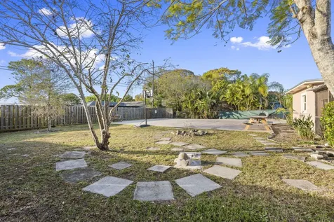 2611 S 29th Street Fort Pierce FL 34981