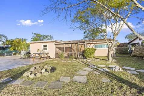 2611 S 29th Street Fort Pierce FL 34981