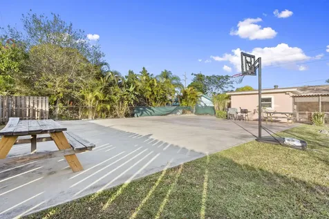 2611 S 29th Street Fort Pierce FL 34981