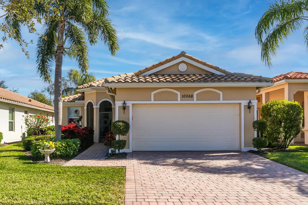 10068 Sw Oak Tree Circle Port Saint Lucie FL 34987