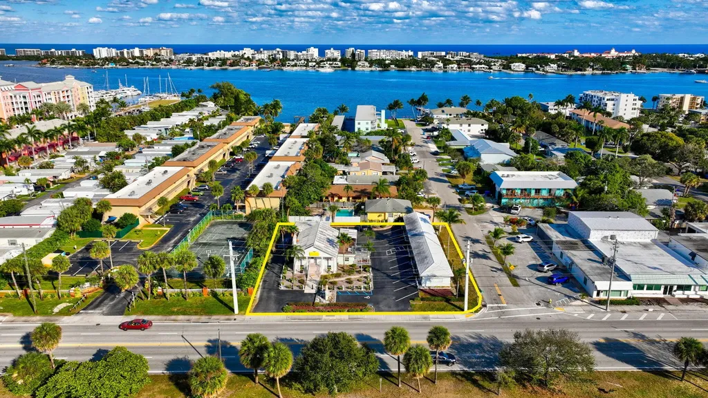 704 N Dixie Highway Lantana FL 33462