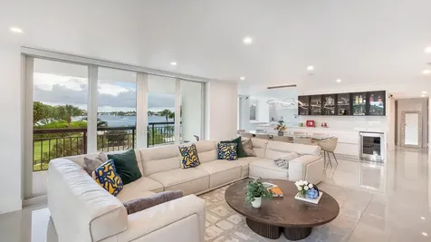 901 E Camino Real Boca Raton FL 33432