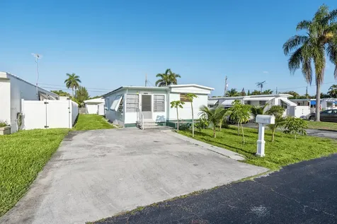 8949 Oak Street Boynton Beach FL 33436