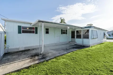 8949 Oak Street Boynton Beach FL 33436