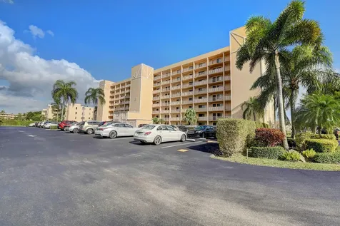 7076 Huntington Lane Delray Beach FL 33446
