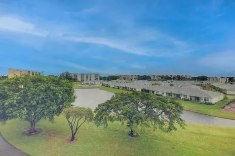7076 Huntington Lane Delray Beach FL 33446
