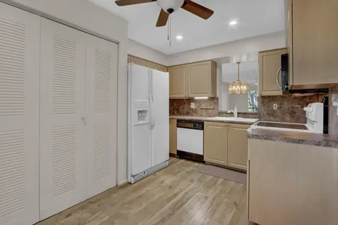 7192 Huntington Lane Delray Beach FL 33446