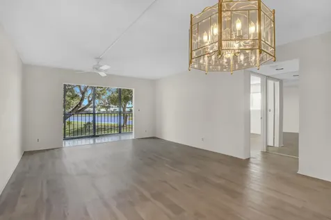 7192 Huntington Lane Delray Beach FL 33446