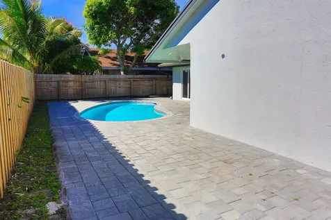 8120 SW 4th Court North Lauderdale FL 33068