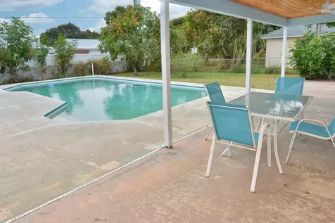 420 Se Streamlet Avenue Port Saint Lucie FL 34983