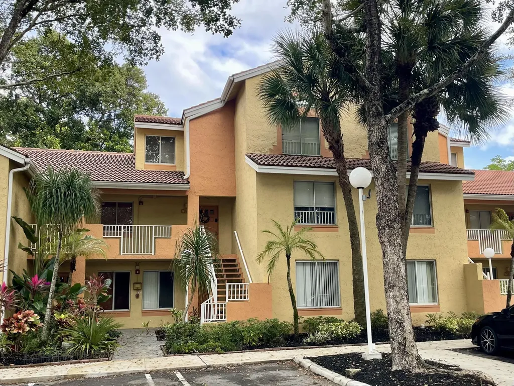 910 Coral Club Drive Coral Springs FL 33071