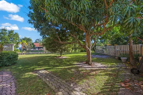 1235 Nw 19th Terrace Delray Beach FL 33445