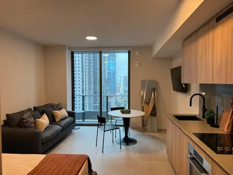 121 NE 5th Street Miami FL 33132