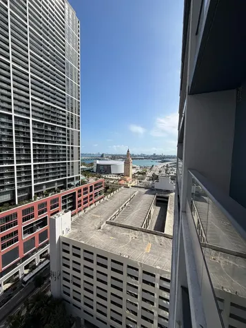 121 NE 5th Street Miami FL 33132