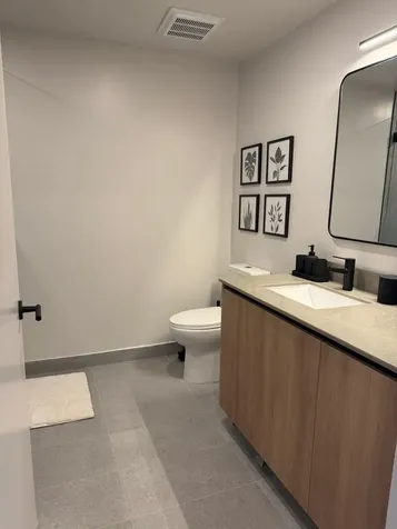 121 NE 5th Street Miami FL 33132