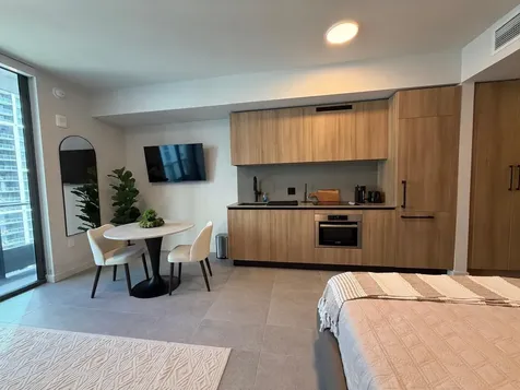 121 NE 5th Street Miami FL 33132