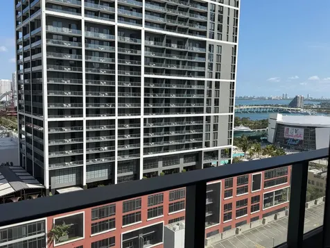 121 NE 5th Street Miami FL 33132