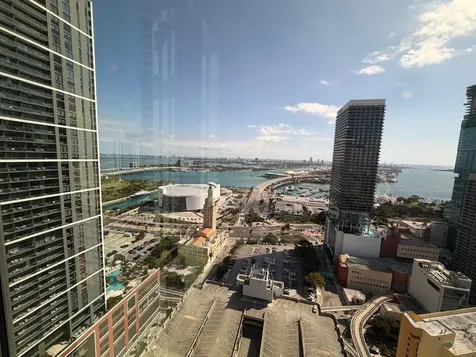 121 NE 5th Street Miami FL 33132