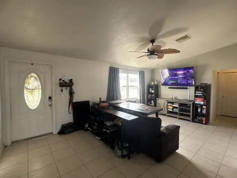 607 Se Dean Terrace Port Saint Lucie FL 34984