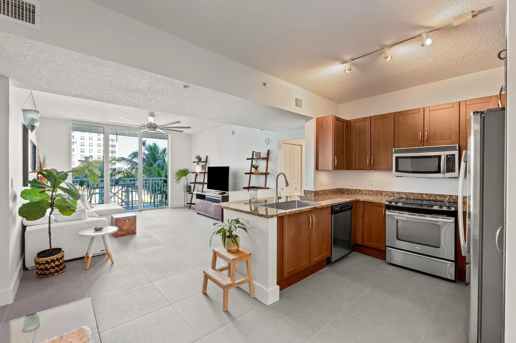 350 N Federal Highway Boynton Beach FL 33435