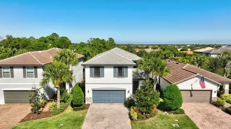 807 Se Villandry Way Port Saint Lucie FL 34984