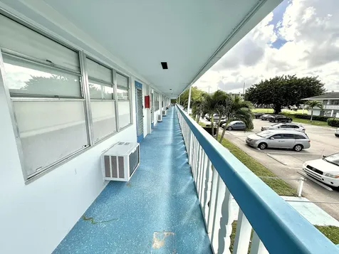 122 Oakridge I Deerfield Beach FL 33442