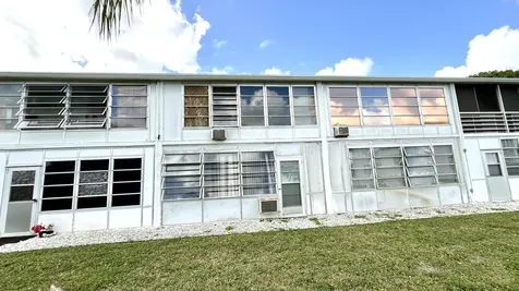 122 Oakridge I Deerfield Beach FL 33442