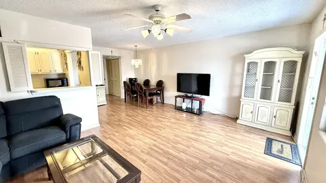 122 Oakridge I Deerfield Beach FL 33442