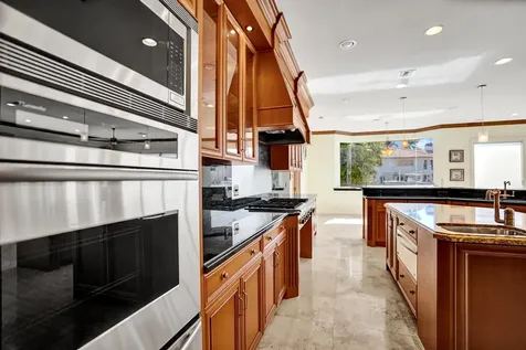 2330 Ne 31st Court Lighthouse Point FL 33064