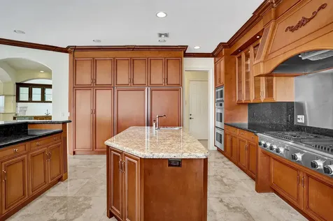 2330 Ne 31st Court Lighthouse Point FL 33064