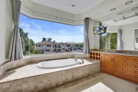 2330 Ne 31st Court Lighthouse Point FL 33064
