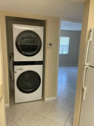 1526 SE Royal Green Port Saint Lucie FL 34952
