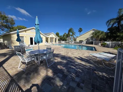 546 9th Place Vero Beach FL 32960