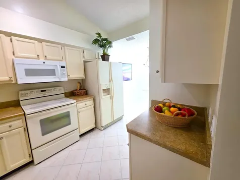 546 9th Place Vero Beach FL 32960