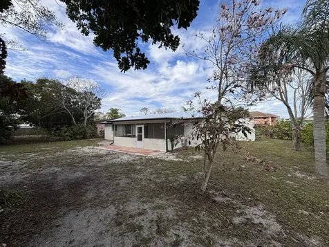 1160 SE 12th Street Stuart FL 34996