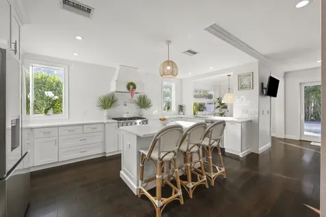 9806 Se Landing Place Tequesta FL 33469