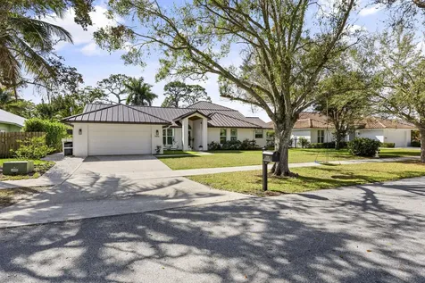 9806 Se Landing Place Tequesta FL 33469