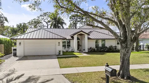 9806 Se Landing Place Tequesta FL 33469