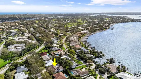 9806 Se Landing Place Tequesta FL 33469