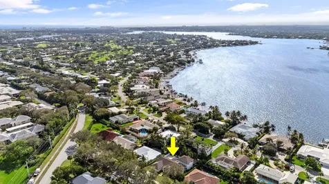 9806 Se Landing Place Tequesta FL 33469