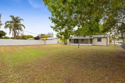 762 Ne Lanfair Street Port Saint Lucie FL 34983