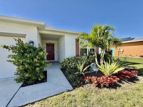 1812 Se Camilo Street Port Saint Lucie FL 34952