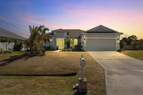 1568 Sw Abacus Avenue Port Saint Lucie FL 34953