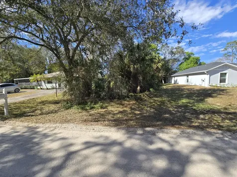 2445 87th Court Vero Beach FL 32966