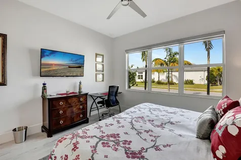 9828 Pecorino Isle Boynton Beach FL 33473