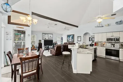 314 Sw Majestic Terrace Port Saint Lucie FL 34984