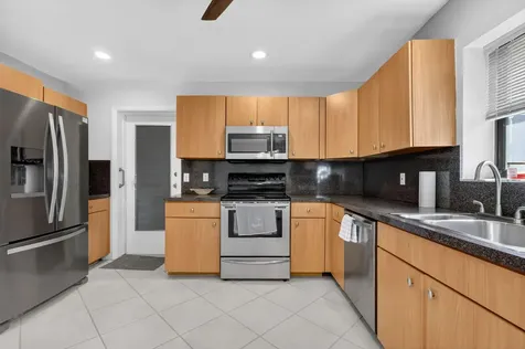 870 Nw 32nd Avenue Delray Beach FL 33445