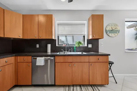870 Nw 32nd Avenue Delray Beach FL 33445