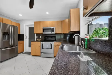 870 Nw 32nd Avenue Delray Beach FL 33445