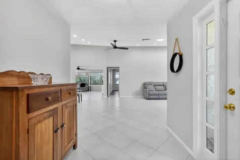870 Nw 32nd Avenue Delray Beach FL 33445